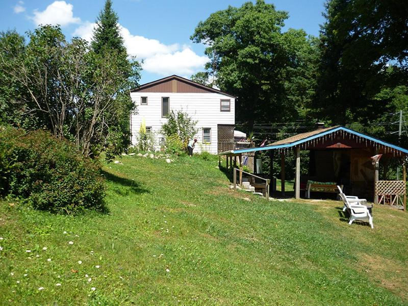 Silver Springs Cottage Resort Harcourt エクステリア 写真