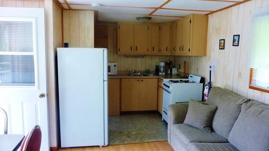 Silver Springs Cottage Resort Harcourt エクステリア 写真