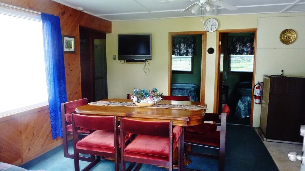 Silver Springs Cottage Resort Harcourt エクステリア 写真