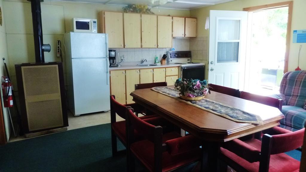 Silver Springs Cottage Resort Harcourt エクステリア 写真