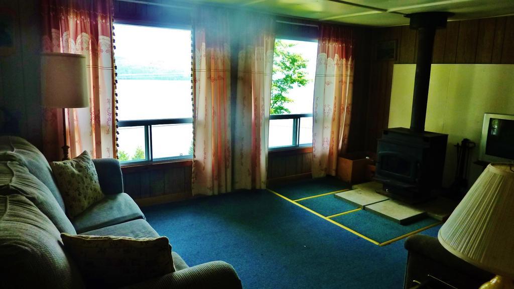 Silver Springs Cottage Resort Harcourt エクステリア 写真