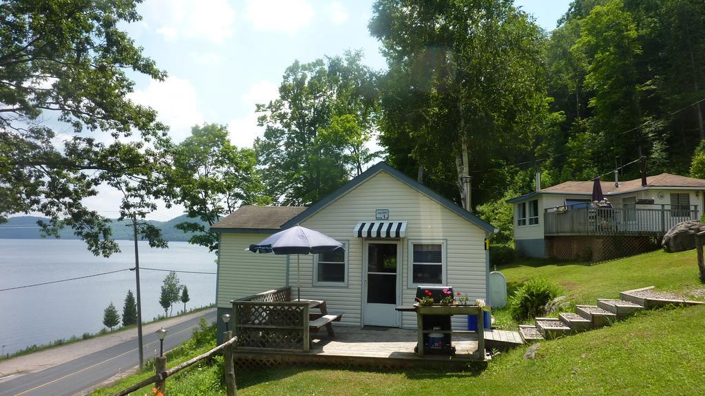Silver Springs Cottage Resort Harcourt エクステリア 写真