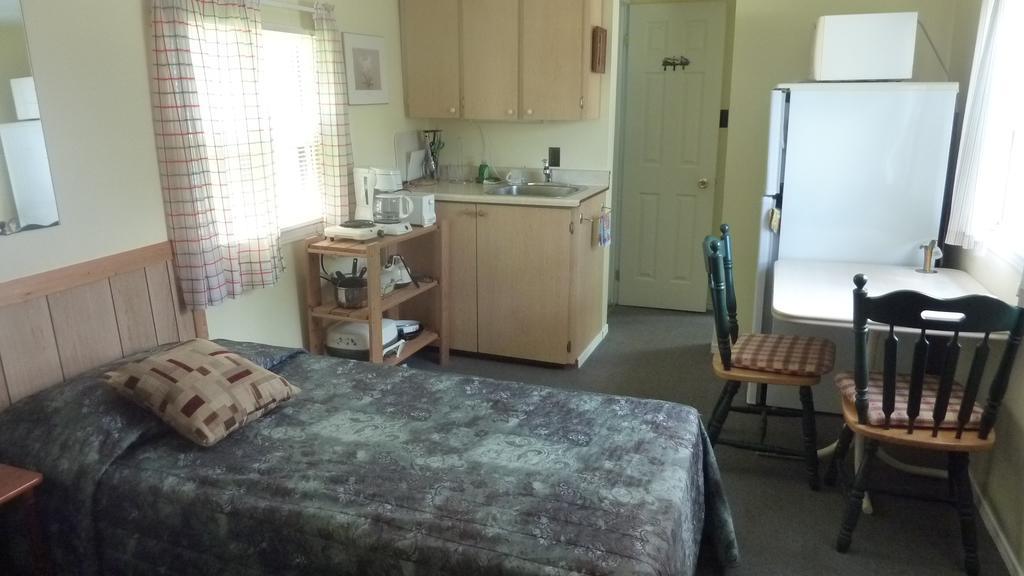 Silver Springs Cottage Resort Harcourt エクステリア 写真