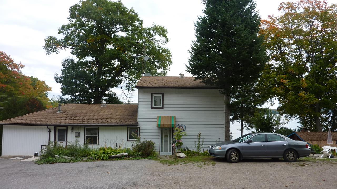Silver Springs Cottage Resort Harcourt エクステリア 写真